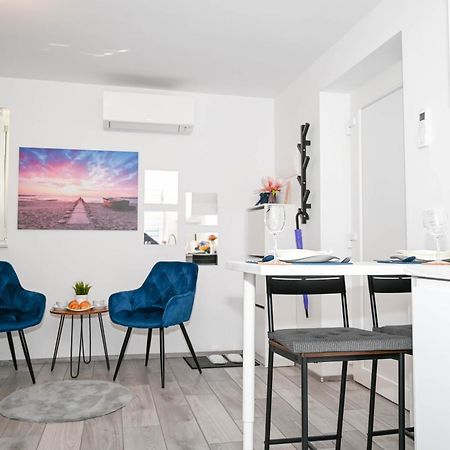 Blue Apartment With Free Parking Liubliana Exterior foto